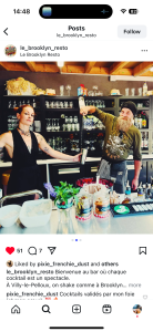 équipe de bar préparant des cocktails, photo professionnelle de communication